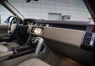 Подержанный автомобиль Land Rover Range Rover 2013 года (10 фото)