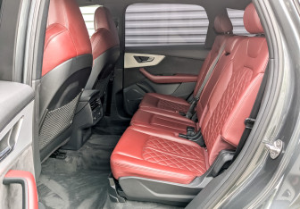 Подержанный автомобиль Audi SQ7 2020 года (12 фото)