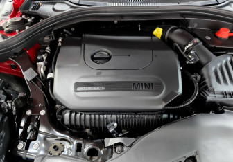 Подержанный автомобиль MINI Clubman Wagon 2021 года (9 фото)