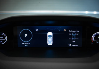 Подержанный автомобиль Changan UNI-V 2024 года (11 фото)