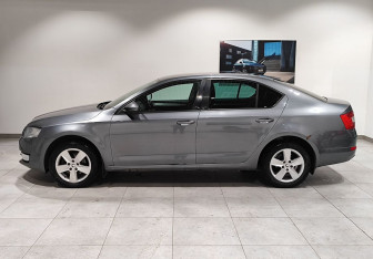 Подержанный автомобиль Skoda Octavia Wagon 2016 года (8 фото)