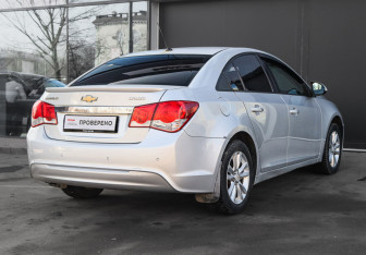 Подержанный автомобиль Chevrolet Cruze Sedan 2014 года (4 фото)