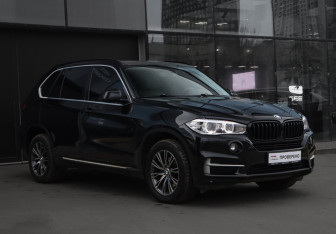 Подержанный автомобиль BMW X5 2016 года (3 фото)