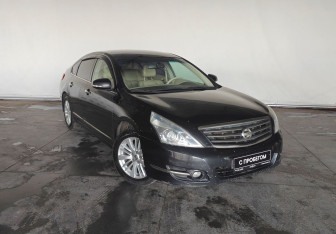 Подержанный автомобиль Nissan Teana 2011 года (3 фото)