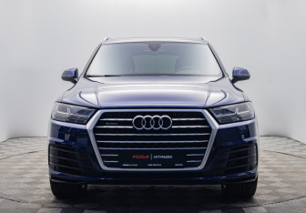 Подержанный автомобиль Audi Q7 2018 года (8 фото)