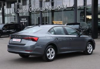 Подержанный автомобиль Skoda Octavia Liftback 2021 года (5 фото)