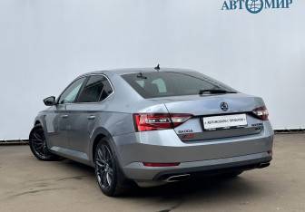 Подержанный автомобиль Skoda Superb Liftback 2015 года (7 фото)