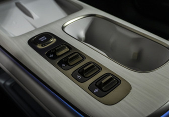 Подержанный автомобиль Xiaomi SU7 2024 года (27 фото)