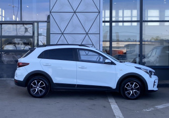 Подержанный автомобиль Kia Rio Hatchback 2021 года (4 фото)
