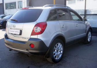Подержанный автомобиль Opel Antara 2008 года (7 фото)