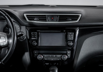 Подержанный автомобиль Nissan Qashqai 2014 года (13 фото)