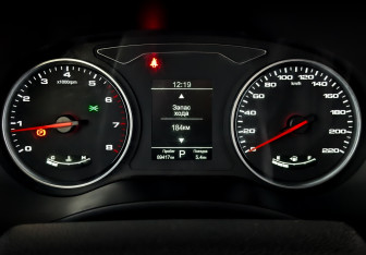 Подержанный автомобиль Москвич 3 2023 года (13 фото)