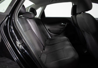 Подержанный автомобиль Volkswagen Polo Sedan 2011 года (9 фото)
