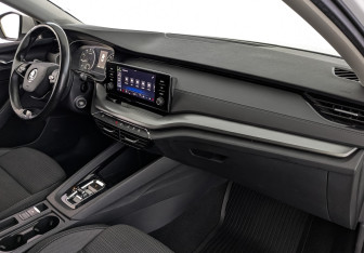 Подержанный автомобиль Skoda Octavia Liftback 2021 года (13 фото)
