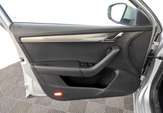 Подержанный автомобиль Skoda Octavia Liftback 2017 года (19 фото)