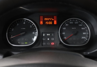 Подержанный автомобиль Renault Duster 2014 года (11 фото)