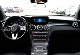 Подержанный автомобиль Mercedes-Benz GLC Coupe 2022 года (11 фото)