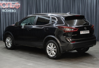 Подержанный автомобиль Nissan Qashqai 2020 года (5 фото)