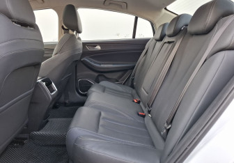 Подержанный автомобиль Omoda S5 2023 года (11 фото)