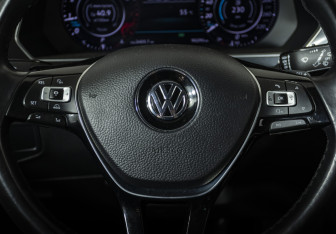 Подержанный автомобиль Volkswagen Tiguan 2018 года (11 фото)