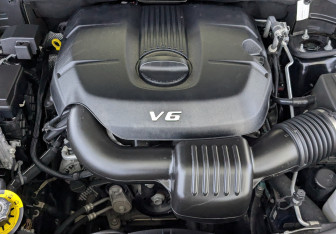 Подержанный автомобиль Jeep Grand Cherokee 2021 года (9 фото)