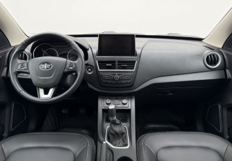 Подержанный автомобиль FAW Besturn X40 2020 года (13 фото)