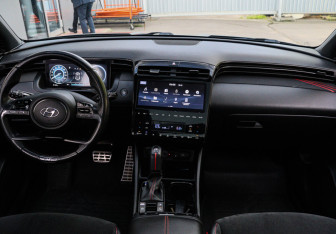 Подержанный автомобиль Hyundai Tucson 2022 года (9 фото)