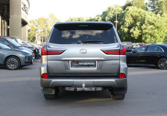 Подержанный автомобиль Lexus LX 2020 года (5 фото)