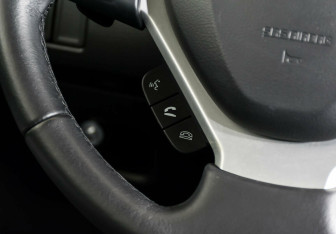 Подержанный автомобиль Suzuki Vitara 2016 года (14 фото)