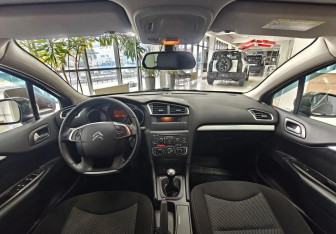 Подержанный автомобиль Citroen C4 Sedan 2013 года (10 фото)