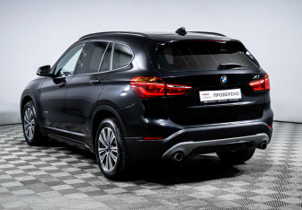 Подержанный автомобиль BMW X1 2017 года (7 фото)