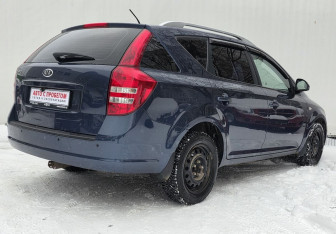 Подержанный автомобиль Kia Ceed Wagon 2009 года (5 фото)