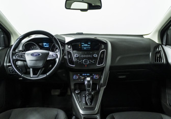 Подержанный автомобиль Ford Focus Wagon 2012 года (13 фото)