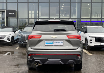 Подержанный автомобиль Chevrolet Captiva 2022 года (7 фото)