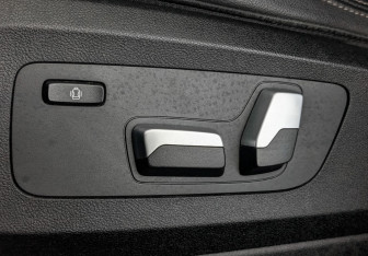 Подержанный автомобиль BMW X7 2020 года (27 фото)