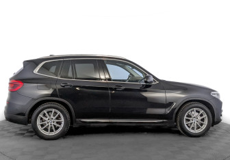 Подержанный автомобиль BMW X3 2019 года (4 фото)