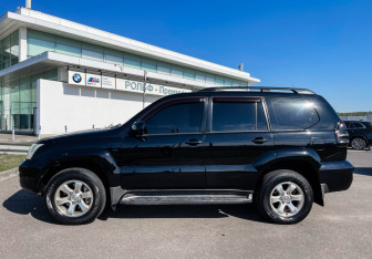 Подержанный автомобиль Toyota Land Cruiser Prado 2006 года (8 фото)