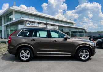 Подержанный автомобиль Volvo XC90 2017 года (4 фото)