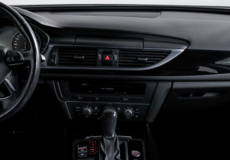 Подержанный автомобиль Audi A6 Sedan 2016 года (13 фото)