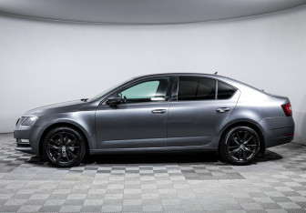 Подержанный автомобиль Skoda Octavia Wagon 2019 года (8 фото)