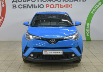 Подержанный автомобиль Toyota C-HR 2019 года (2 фото)