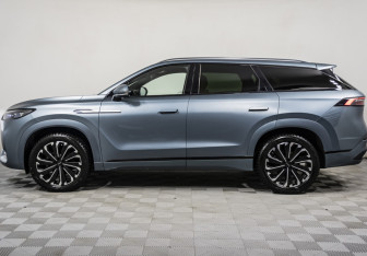 Подержанный автомобиль Jaecoo J8 2024 года (8 фото)