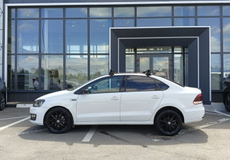 Подержанный автомобиль Volkswagen Polo Sedan 2018 года (8 фото)