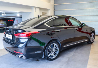 Подержанный автомобиль Genesis G80 2019 года (4 фото)