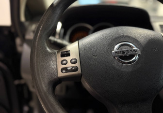 Подержанный автомобиль Nissan Tiida Sedan 2008 года (8 фото)