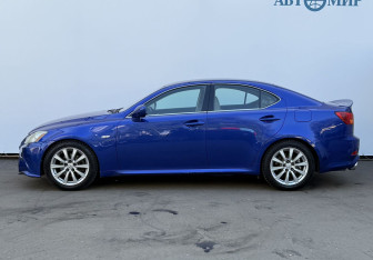 Подержанный автомобиль Lexus IS Sedan 2008 года (8 фото)
