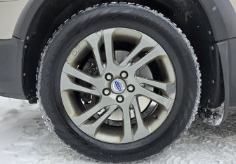Подержанный автомобиль Volvo XC70 2014 года (20 фото)