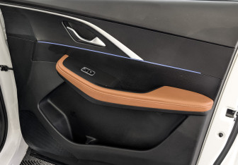 Подержанный автомобиль Omoda C5 2022 года (25 фото)