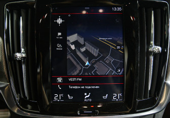 Подержанный автомобиль Volvo S90 2018 года (18 фото)