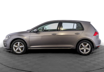 Подержанный автомобиль Volkswagen Golf Hatchback 2013 года (8 фото)